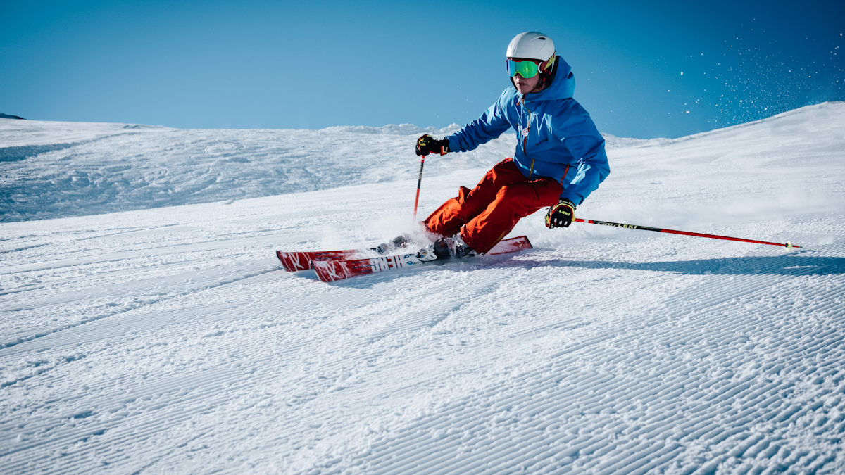 Snowboard στο φρέσκο χιόνι και χειμερινά σπορ - MensHealth.gr