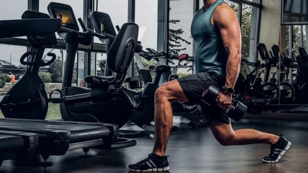 Ο σωστός τρόπος για να κάνετε split squats και να δυναμώσετε το κάτω μέρος του σώματος 4 splitsquat